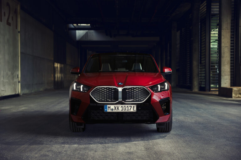 BMW X2 a iX2 2024: Nová generácia a elektrická verzia