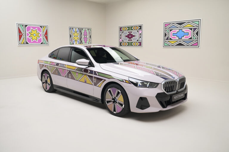 BMW predstavuje revolučný model BMW i5 Flow NOSTOKANA na veľtrhu umenia Frieze Los Angeles