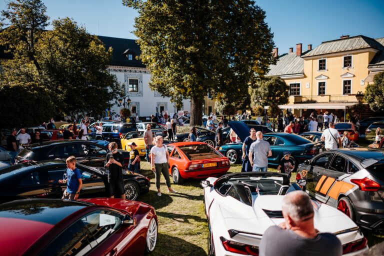 Tip na víkend : Holíčsky zámok – Cars in The Castle #4
