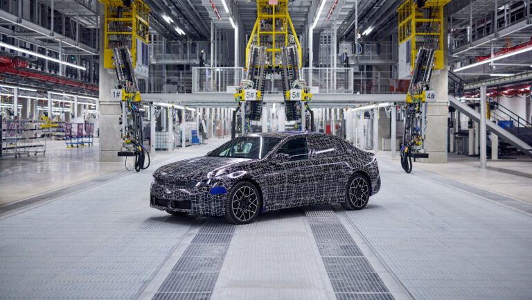 BMW i3 2026: Elektrický sedan s dojazdom až 800 kilometrov má dátum premiéry